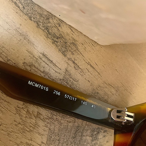 MCM Bundle Sunglasses with Hard Case & Cleaning Cloth New and Authentic - Picture 8 of 15